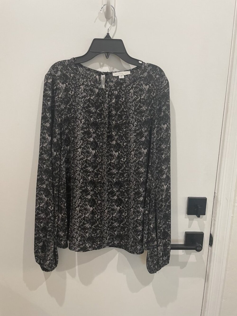 Allison Joy reptile print pintuck popover blouse - Size Medium - Retail $78